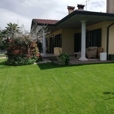 Semesterbostad Casa Margherita Mozzecane